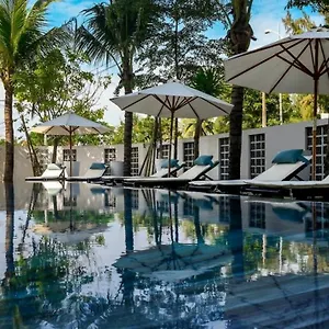Hotel Ha Ocean Front